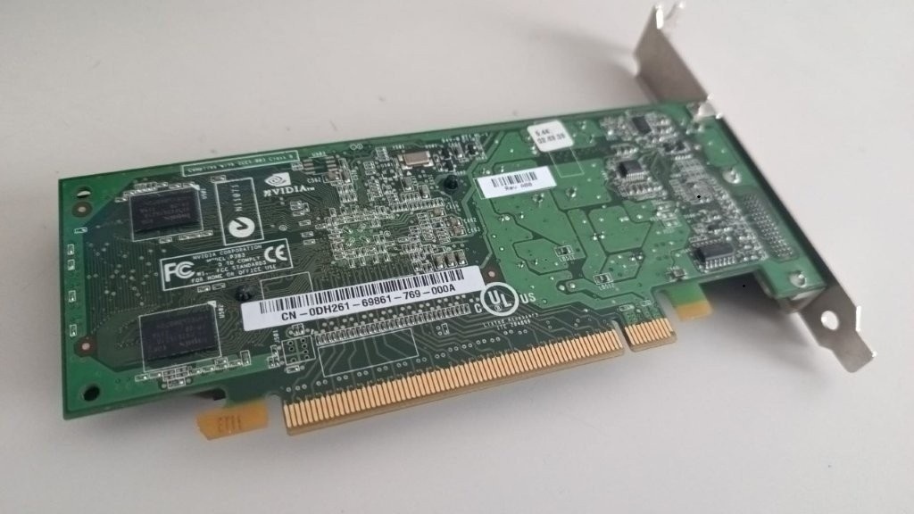 NVIDIA DH261 Quadro P383 grafická karta - 3
