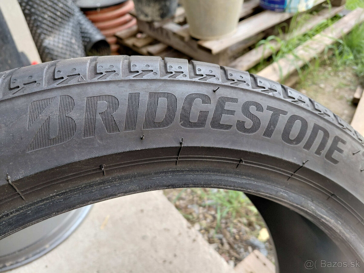 1x letna Bridgestone 225/45R19 - 3