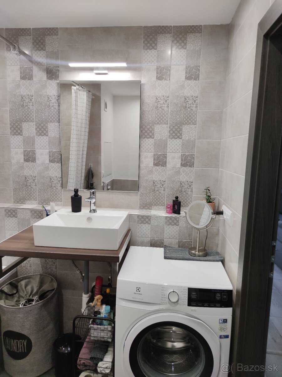 3 IZBOVÝ byt Partizánske, Horská ulica, sídlisko Šipok - 3