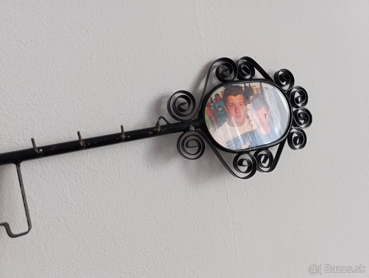 Kovový vešiak na kľúče - 3