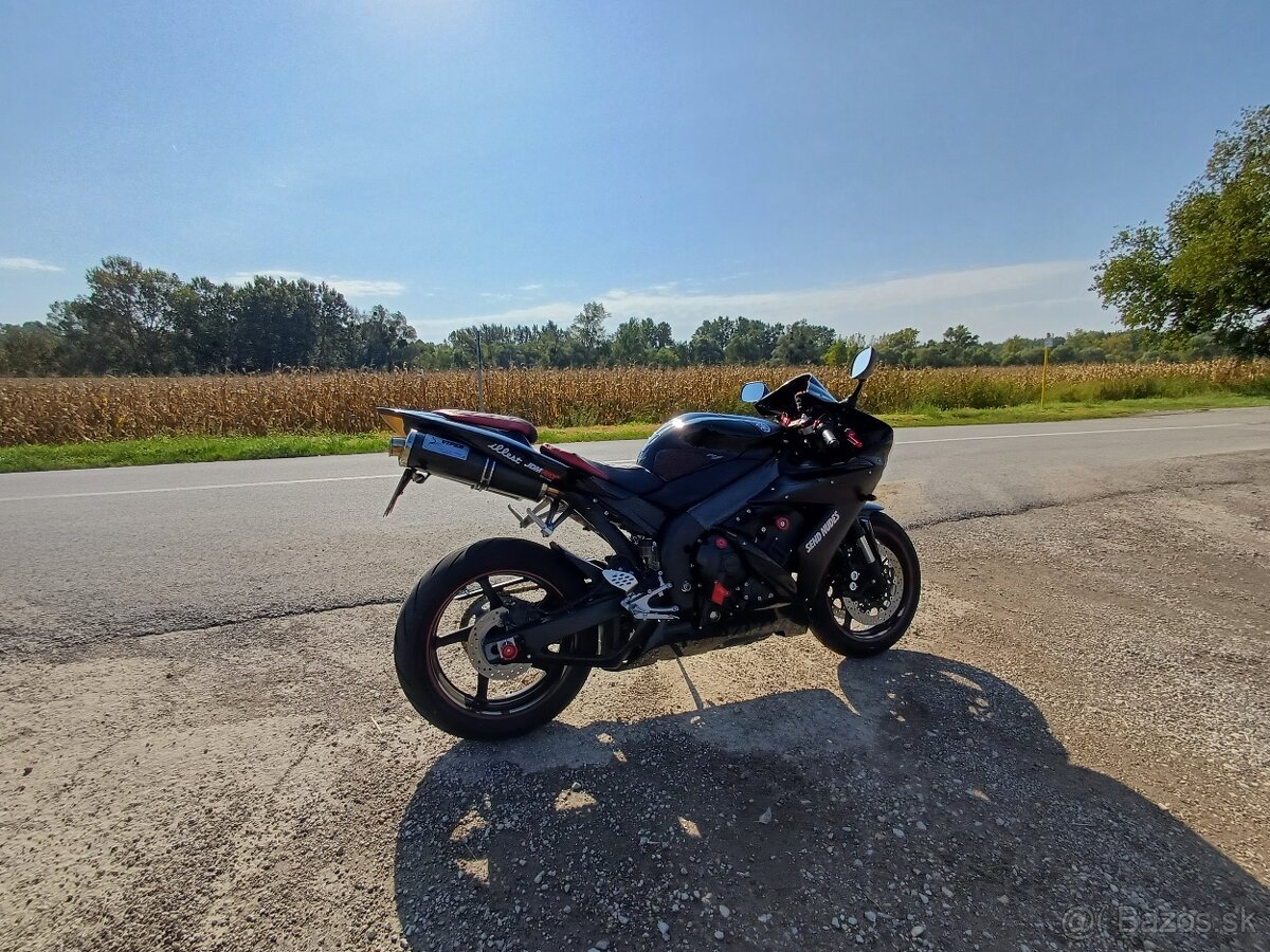 Yamaha R1 RN12 - 3