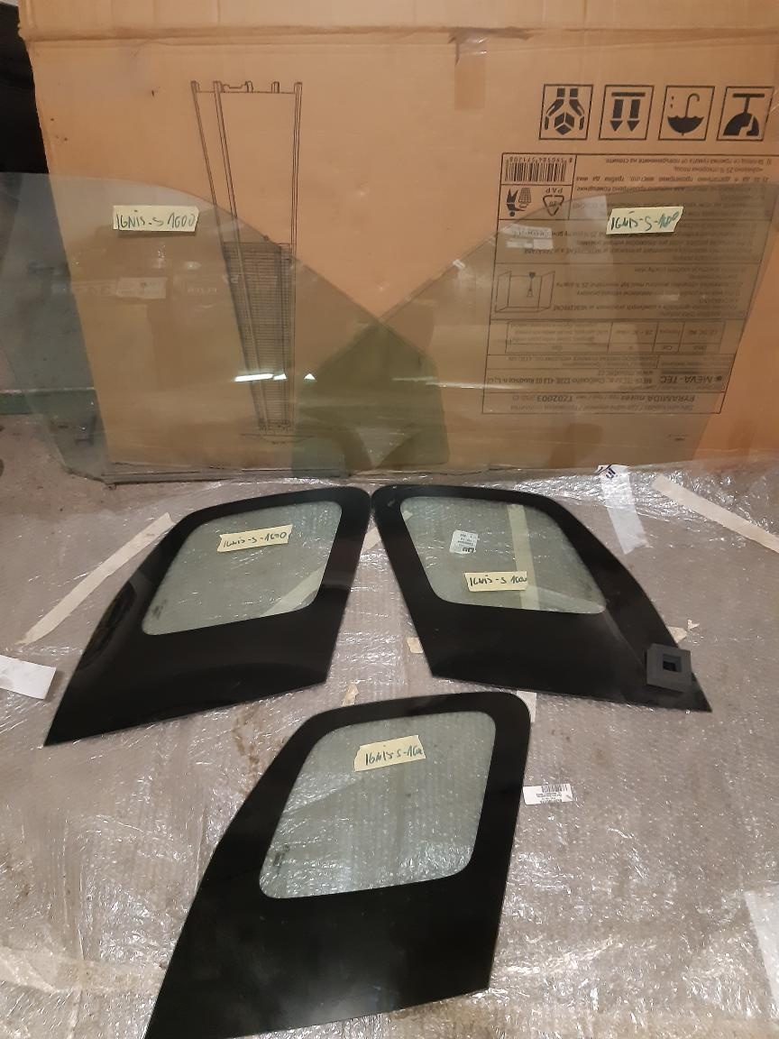 Suzuki Ignis,Swift S 1600 Racing -skla do dveří . - 3