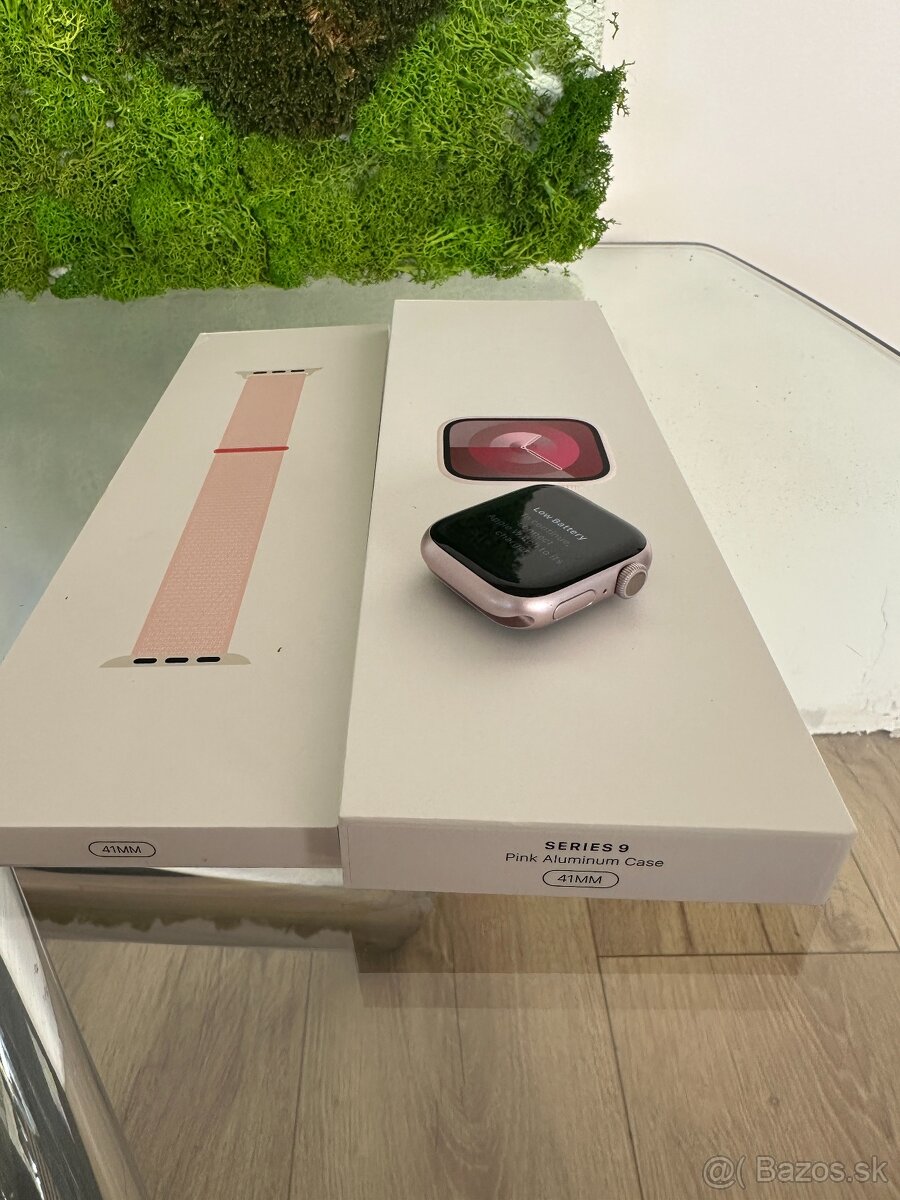 Apple Watch 9 42mm - 3