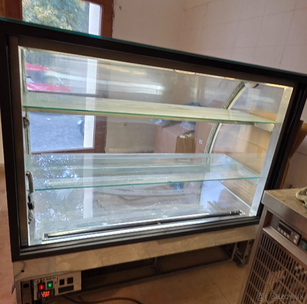 Predam funkcnu chladiacu vitrinu - 3