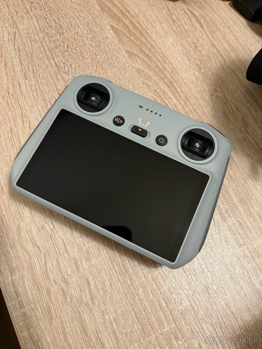 DRON DJI MINI 3 FLY MORE COMBO - 3