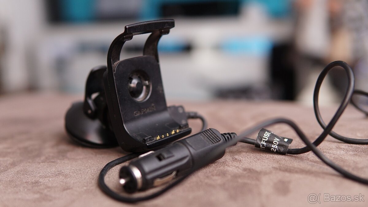 Prísavkový držiak do auta- Garmin Montana - 3