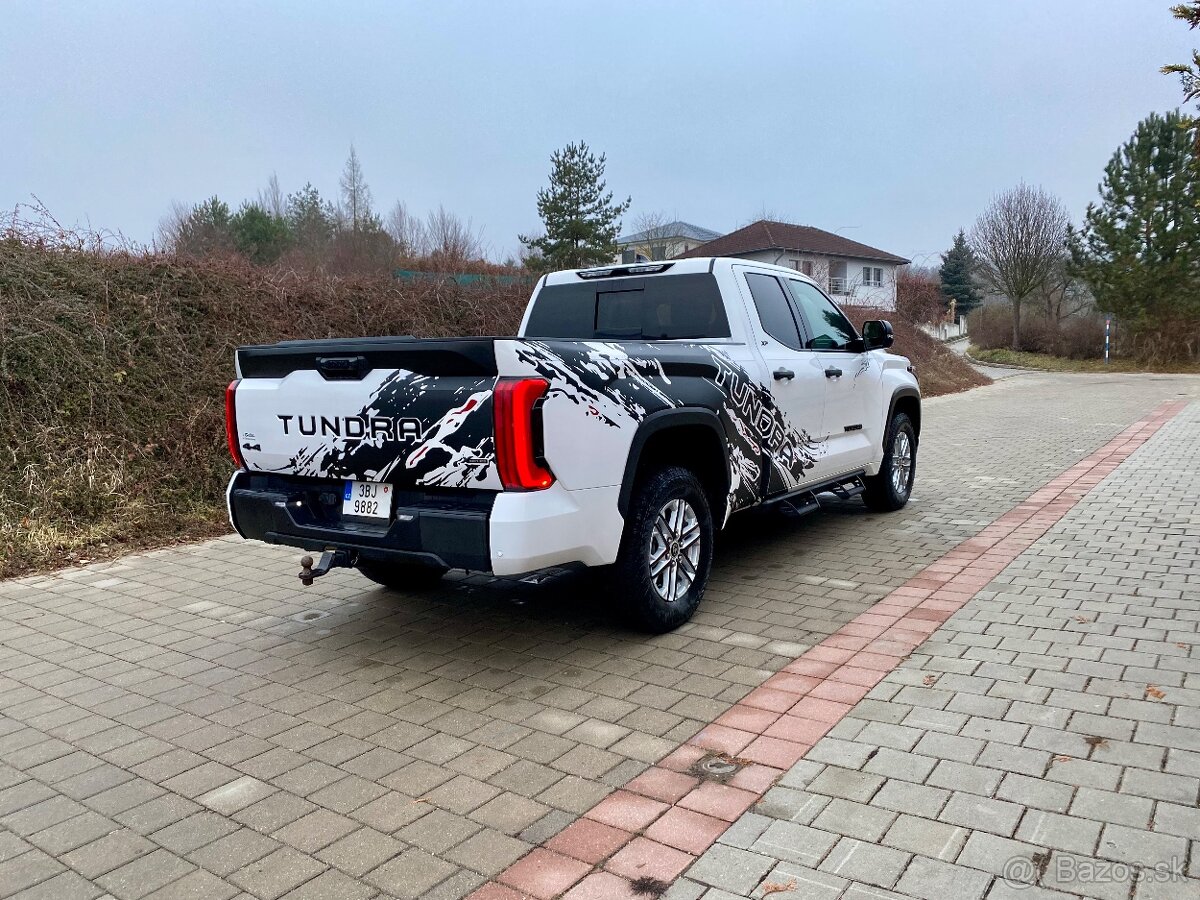 Toyota Tundra 3.5 SR5 4x4 Biturbo automat, rok 2022, 19 tkm