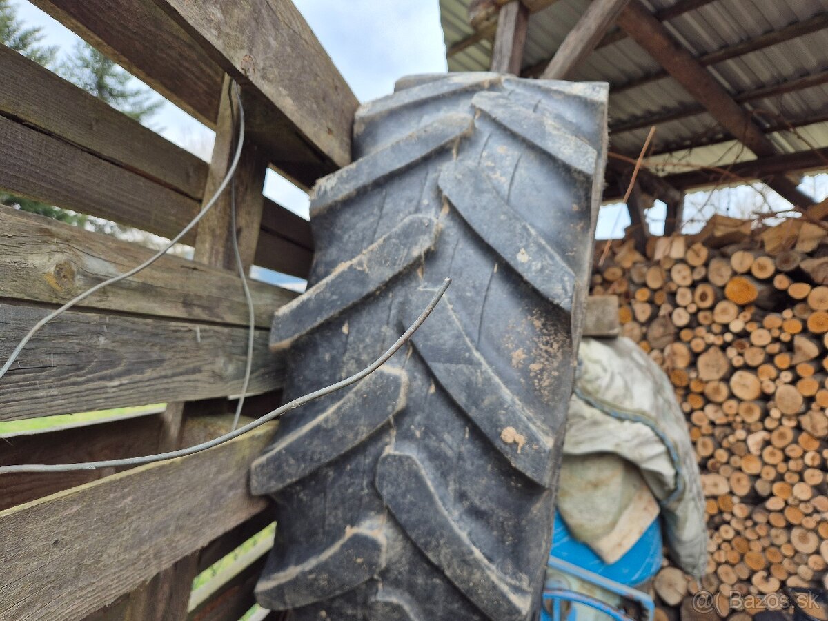 Pneu 320/85R24 12,4R24 - 3