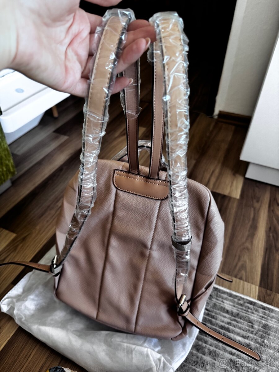 Krásny kvalitný ruksak - 3