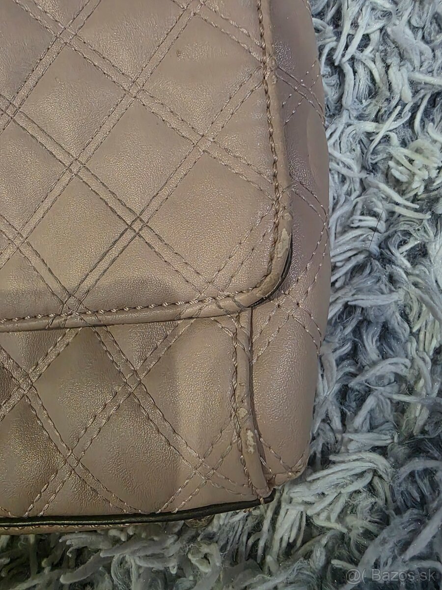 Guess kabelka symbolicky - 3