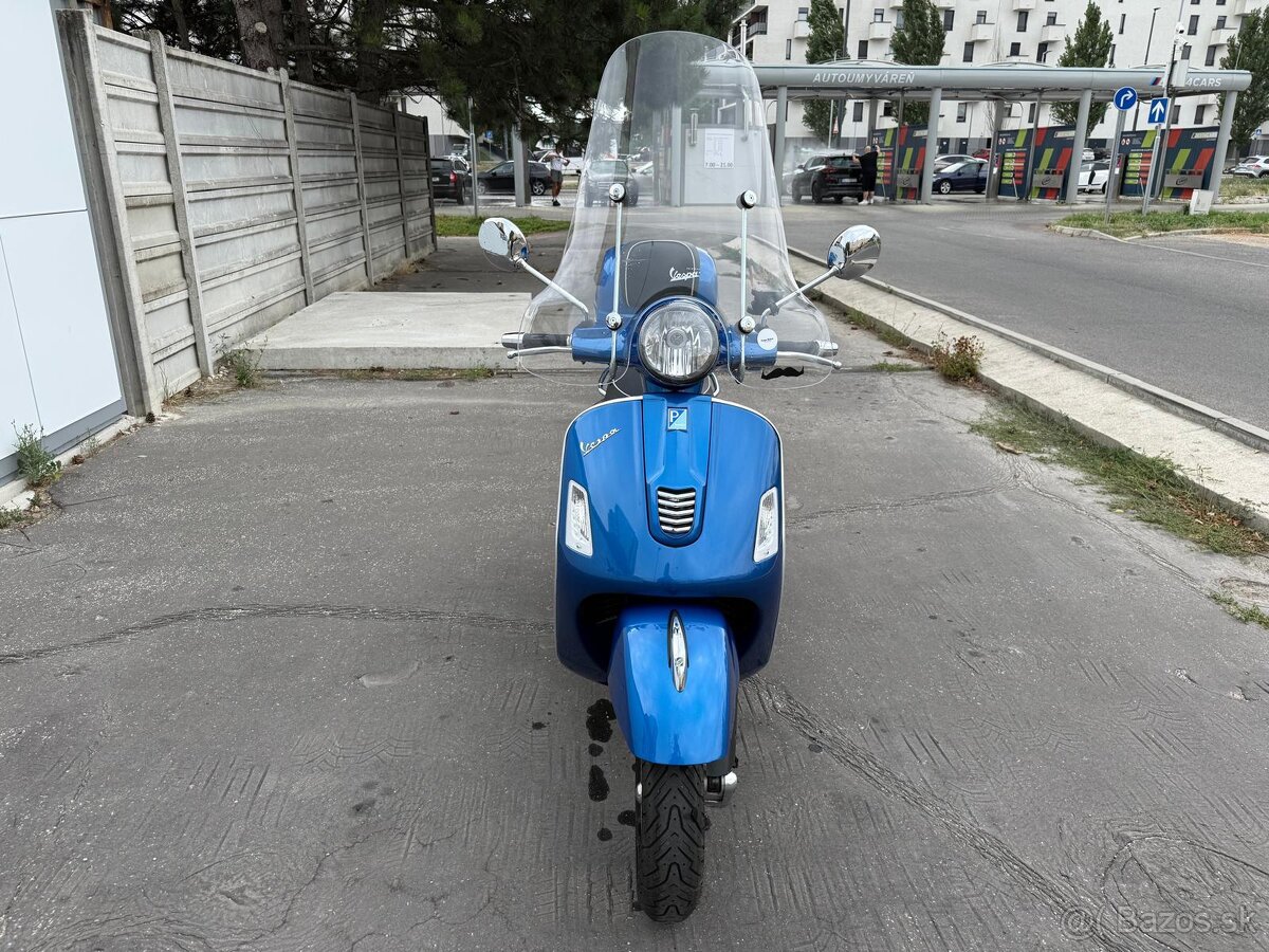 Vespa GTS 300 - 3