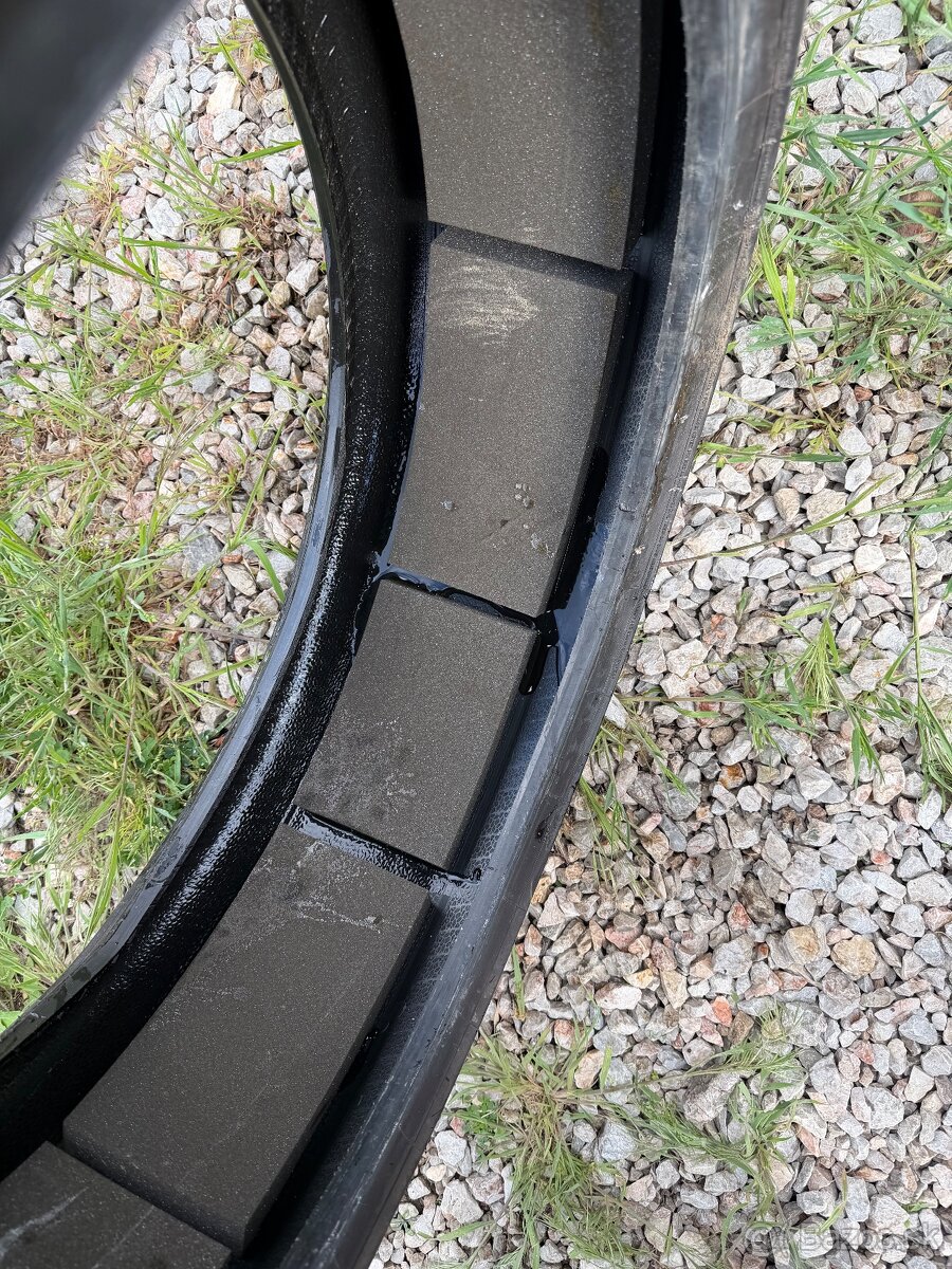 pirelli p zero 245/40r21 - 3
