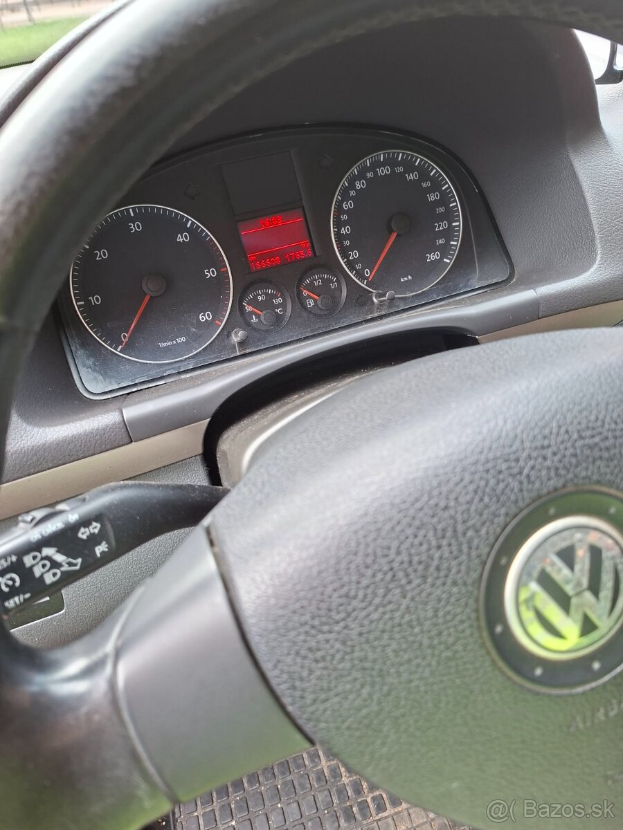 Volkswagen Touran - 3