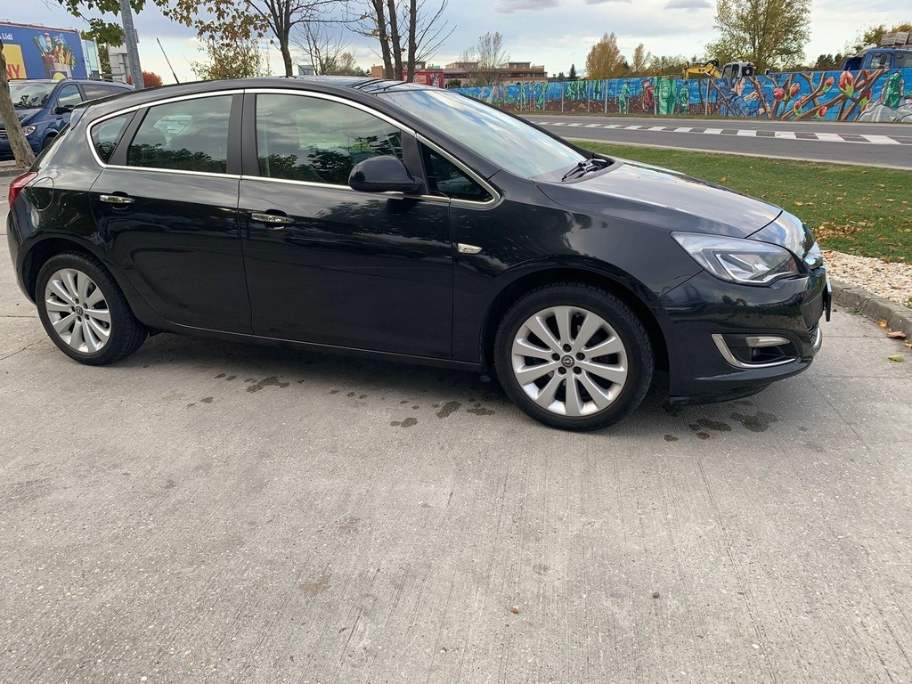 Opel Astra J Cosmo. 1.4 - 3