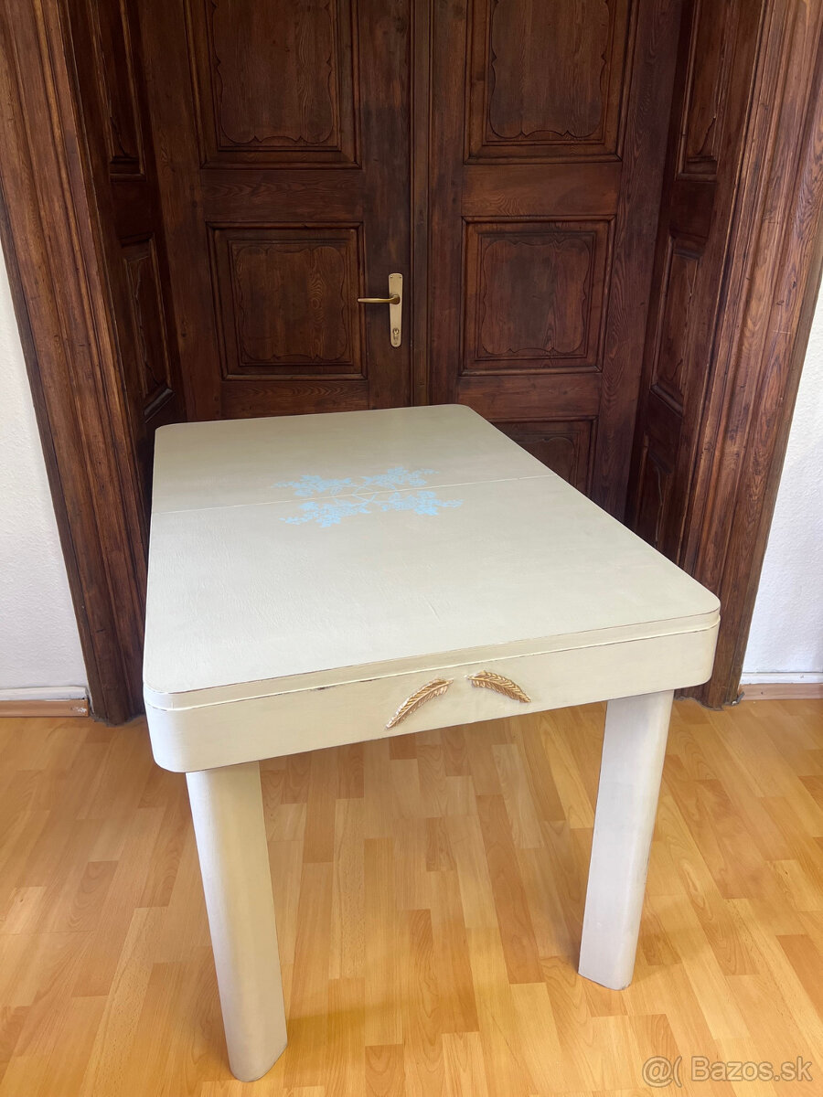 Renovovaný drevený rozkladací jedálenský stôl - 3