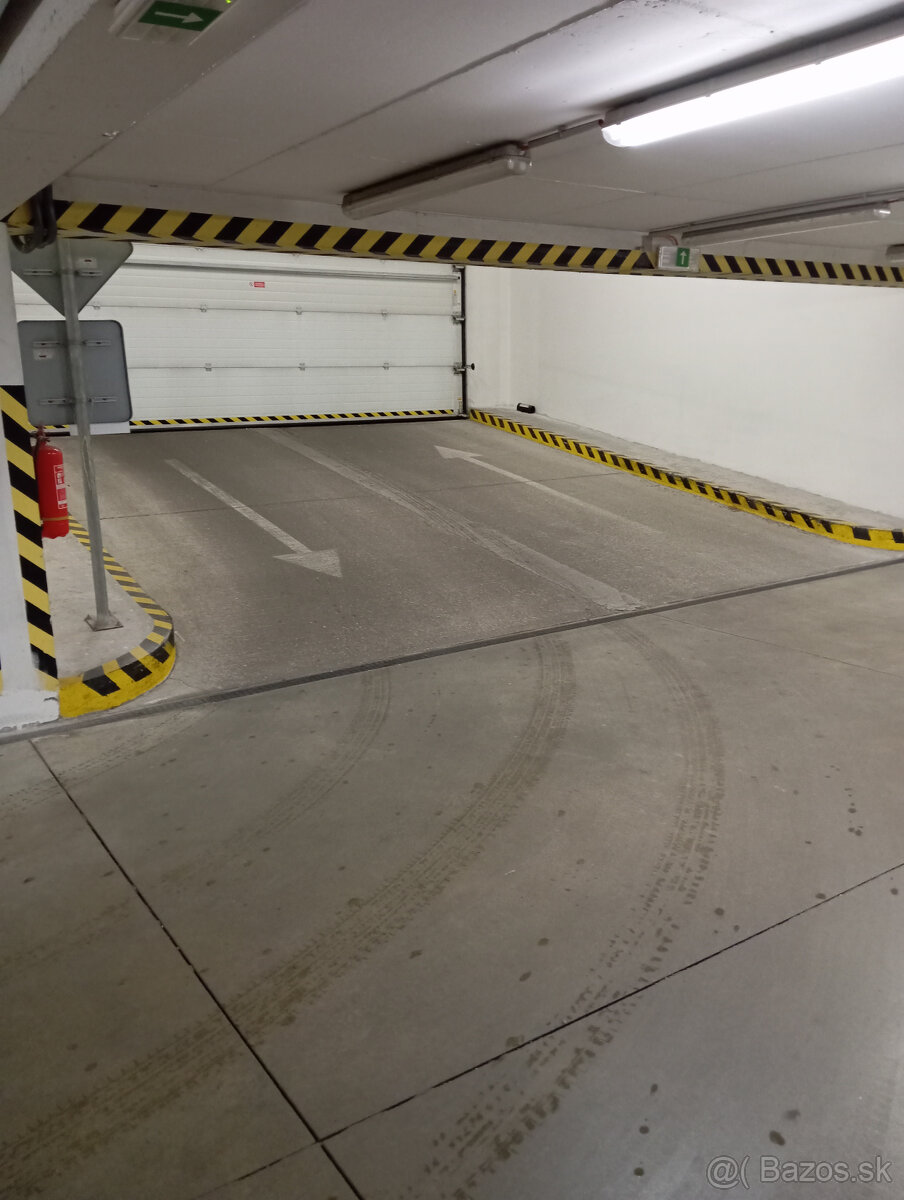 Garážové parkovacie miesto - 3