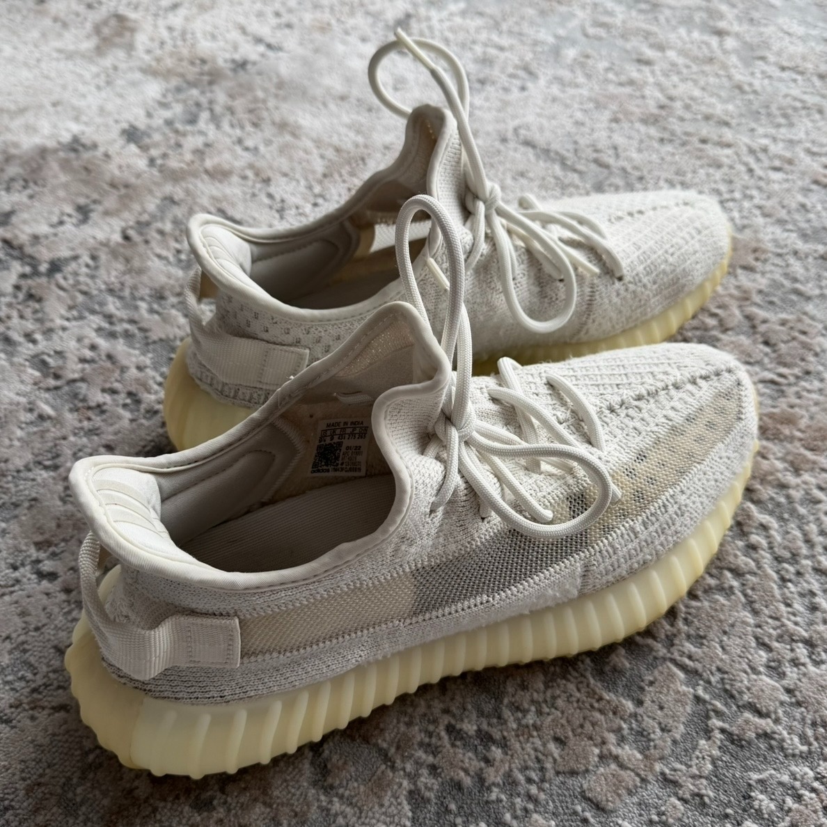 ADIDAS | YEEZY 350 V2 BONE | 43 1/3 - 3