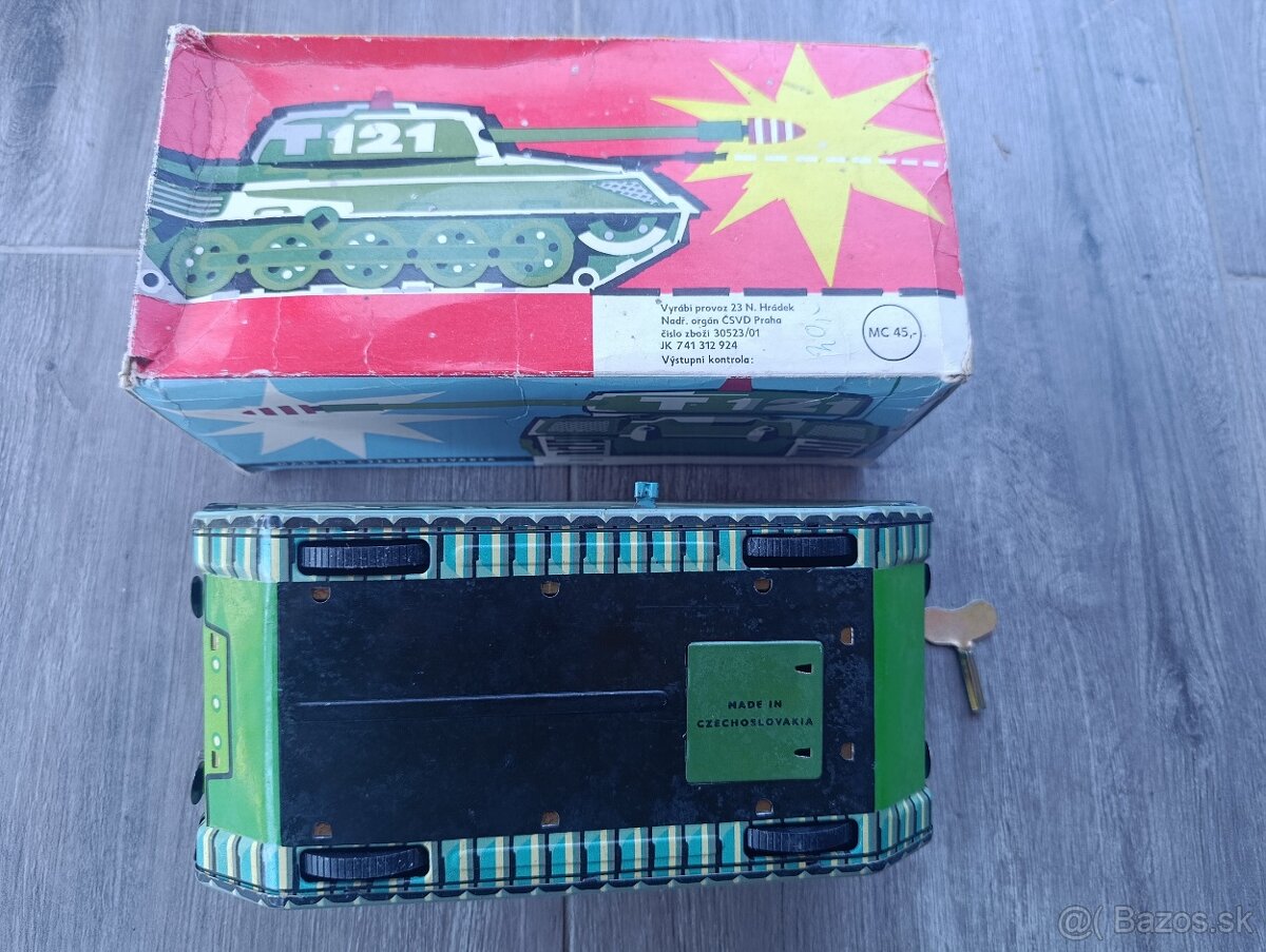 Stará plechová hračka tank T 121 - 3