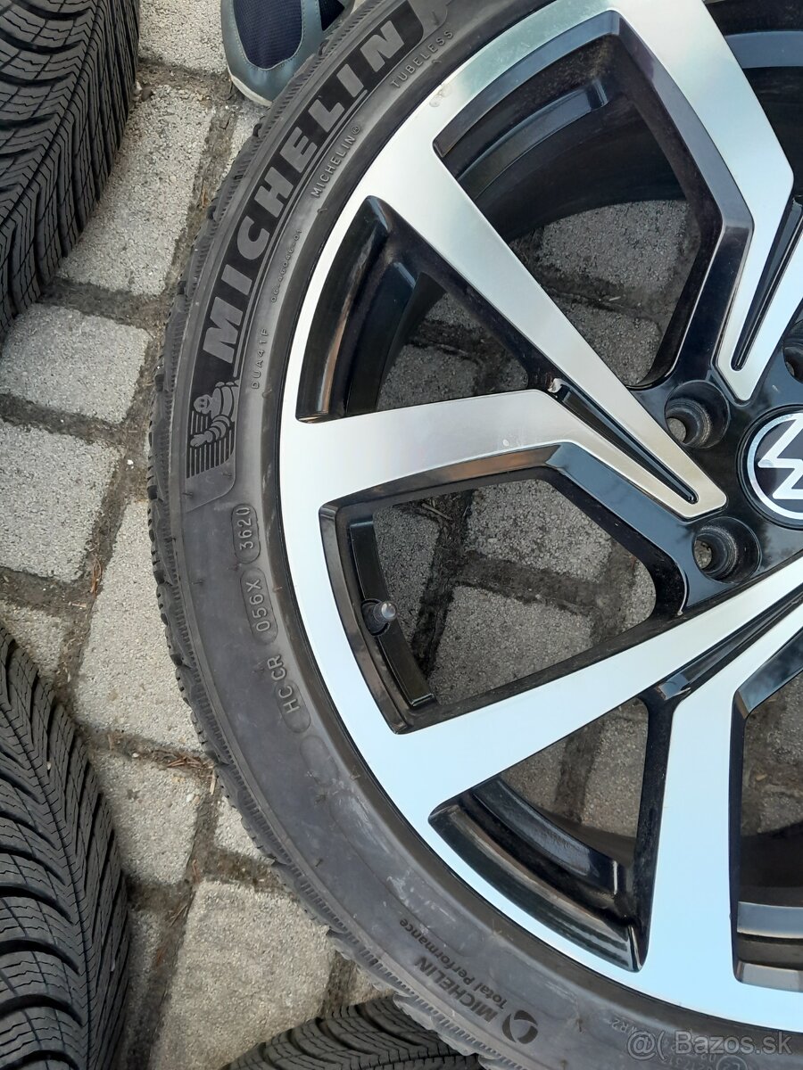 Pneu zimne 225/40 r18 - 3
