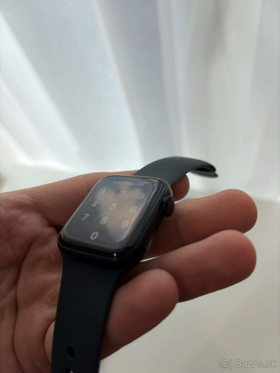  Apple Watch SE 3 40mm - 3