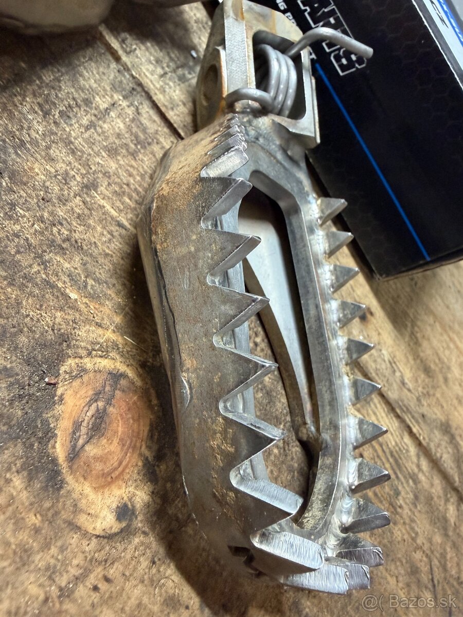 MX doplnky - Akrapovič, Renthal, MX711Pegs - 3
