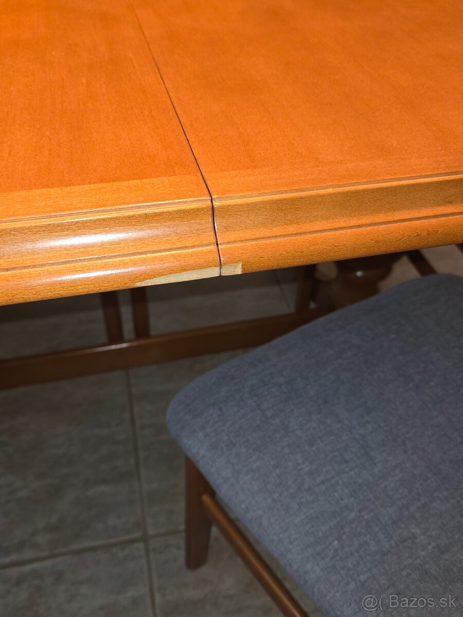 Predám jedálenský stôl stol a stoličky pre 6-8 osôb - 3