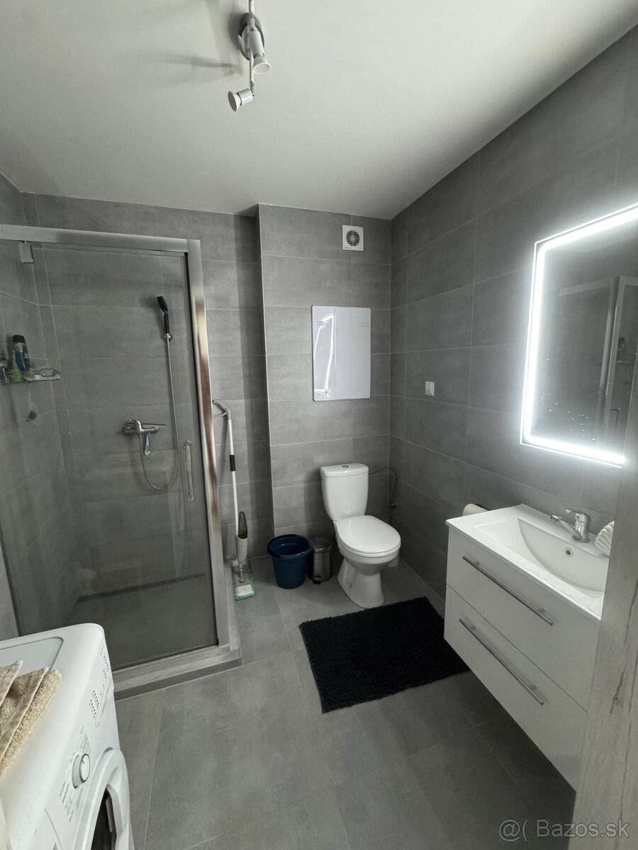 Dám do prenájmu 1.5 izbovy byt s balkónom a parkovacím miest - 3