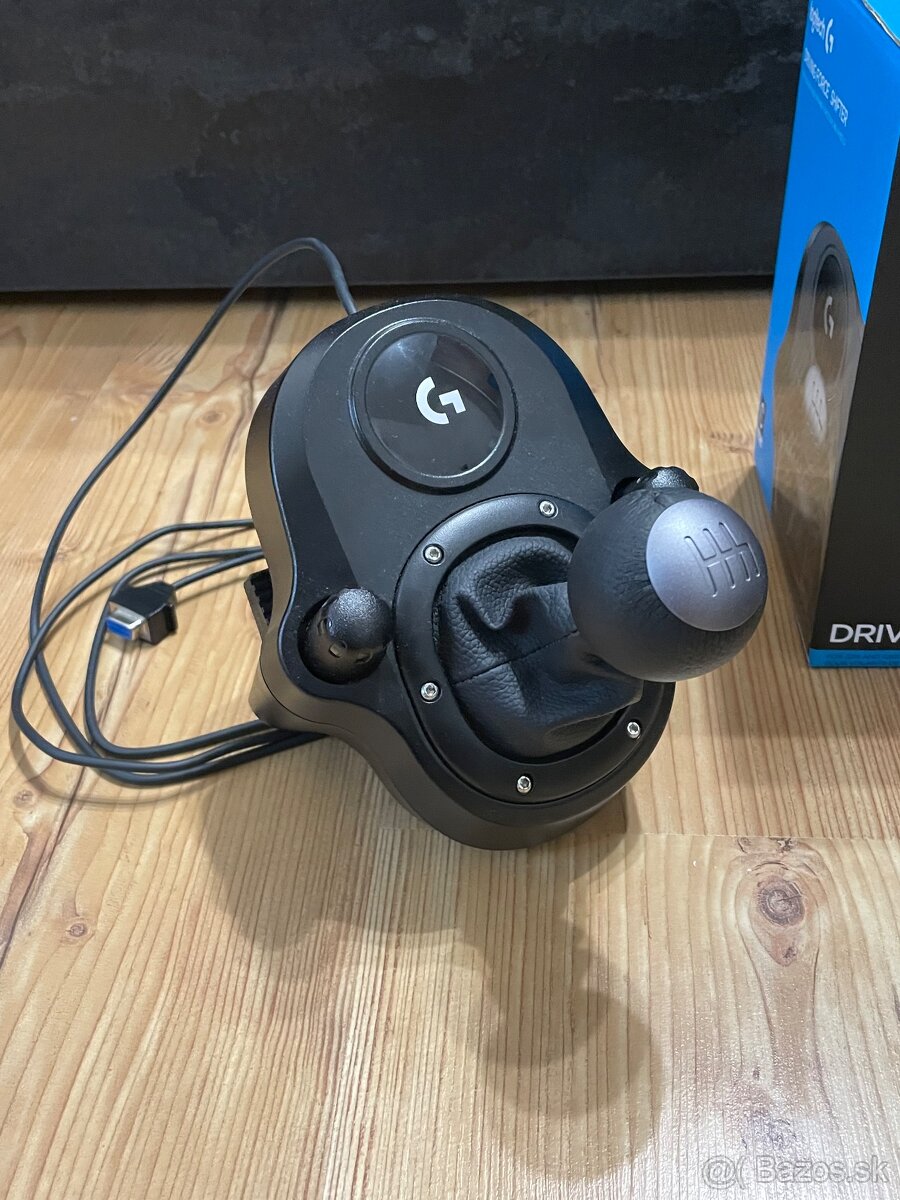 Volant Logitech G923 + pedále + riadiaca páka - 3