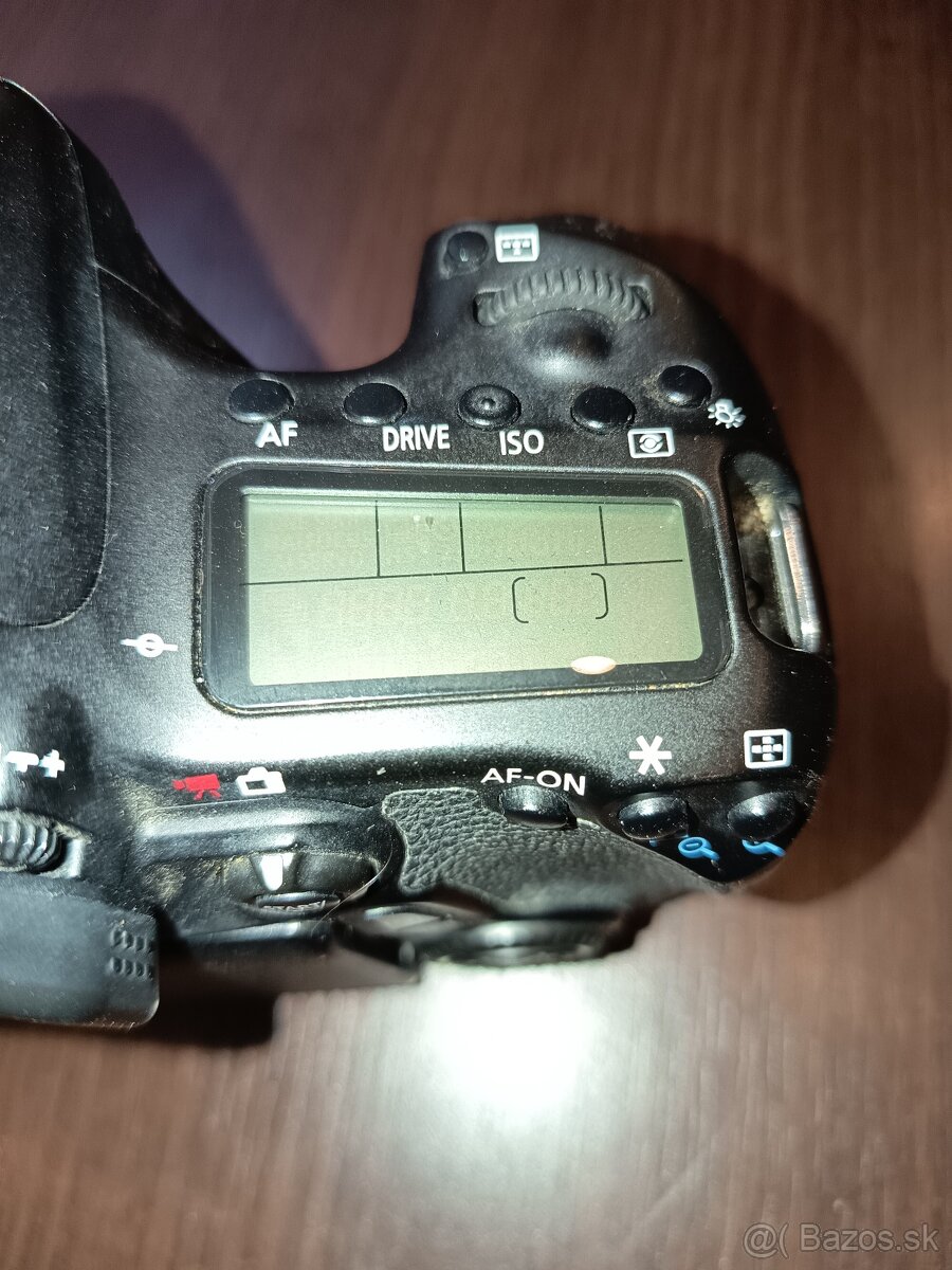 Predám nefunkčný Canon EOS 70D - 3