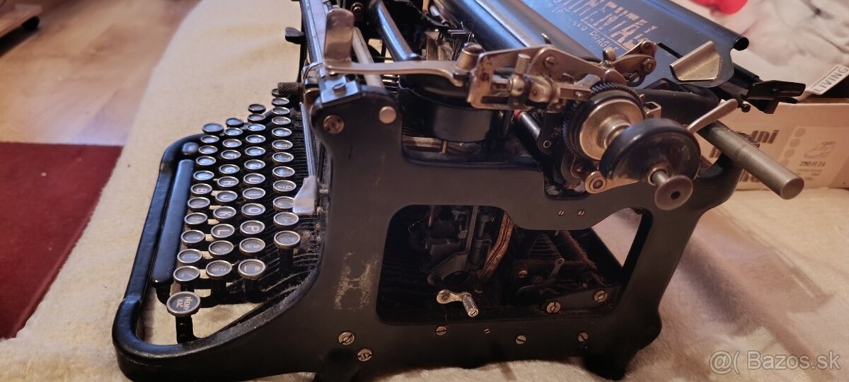 Starožitný písací stroj Continental - 3