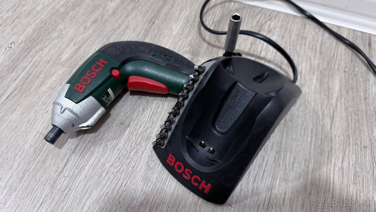 Predám aku skrutkovač Bosch Ixo - 3