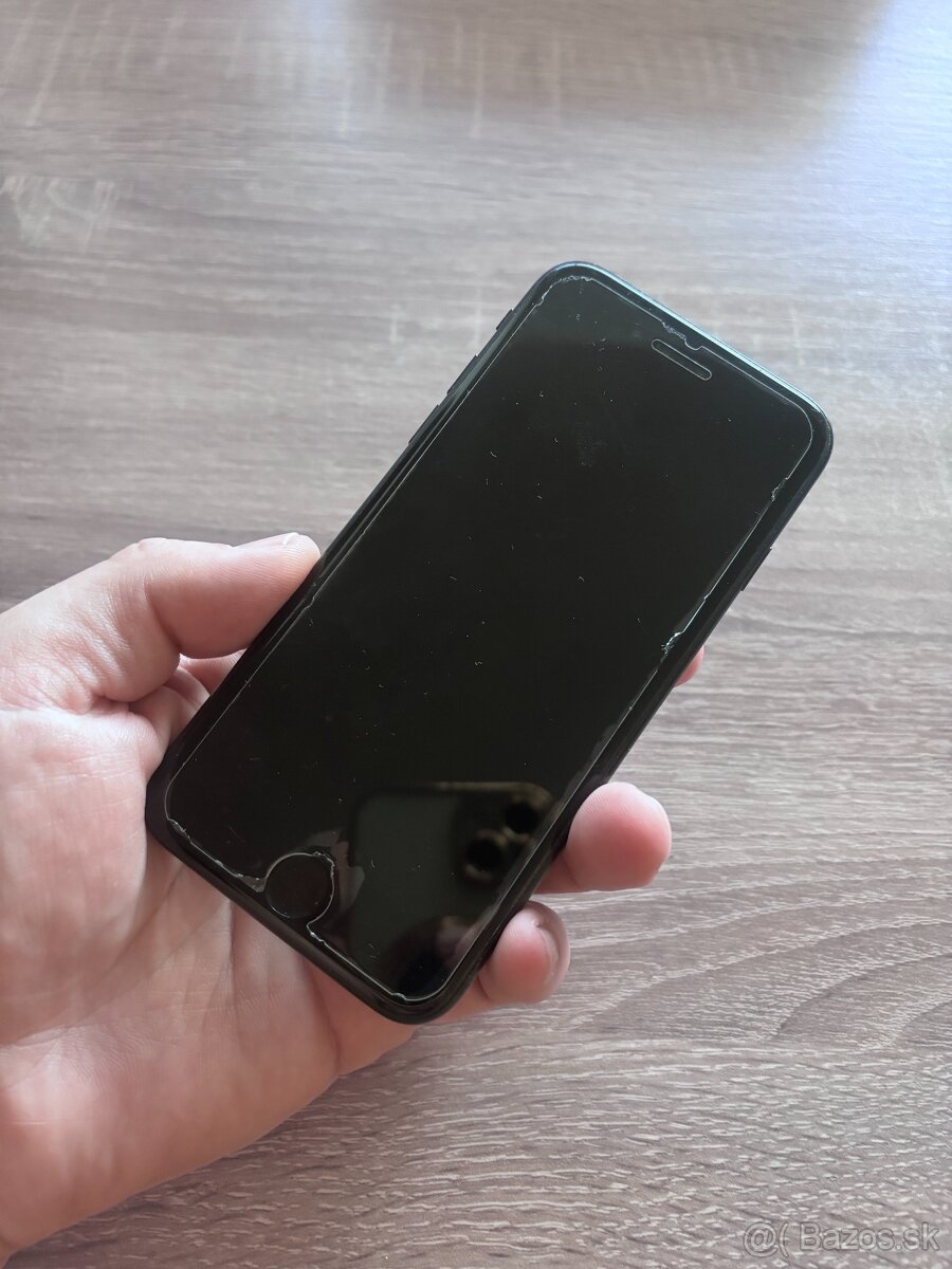 Apple iPhone SE 2020 / BLACK 64 GB - 3