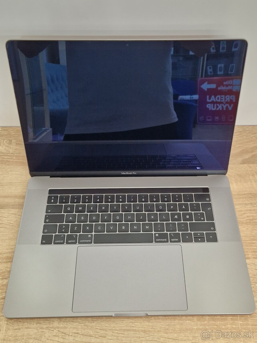 Apple MacBook Pro 15" (2018) | i7 | 32GB RAM | 512GB SSD - 3