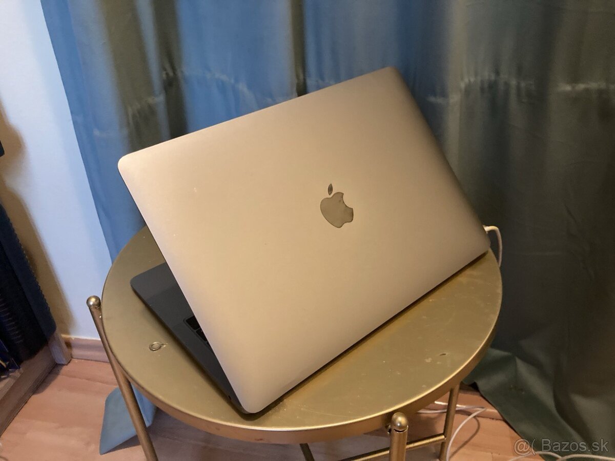 MacBook Air (Retina, 13-inch, 2019) 1.6GHz, 8GB RAM, 128GB - 3