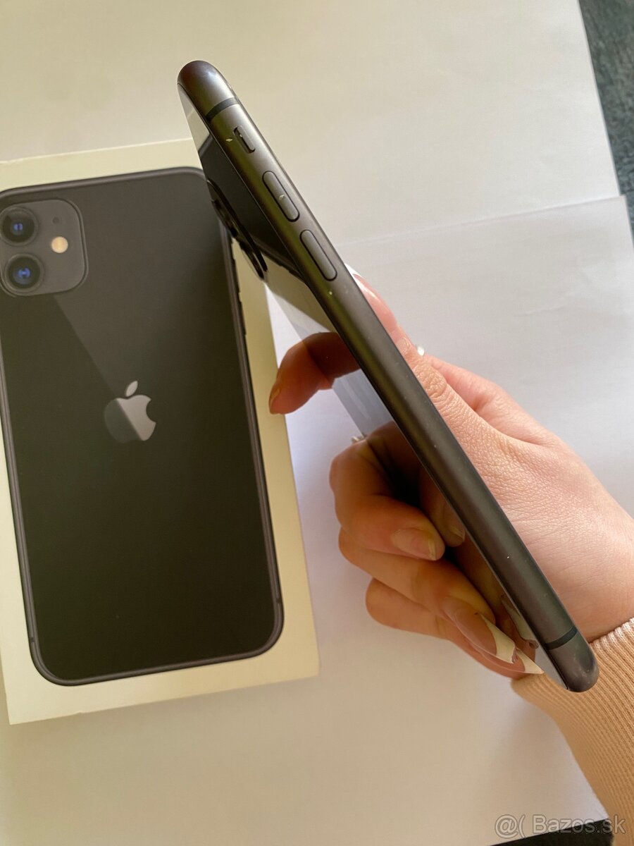 Apple iPhone 11 64GB - 3