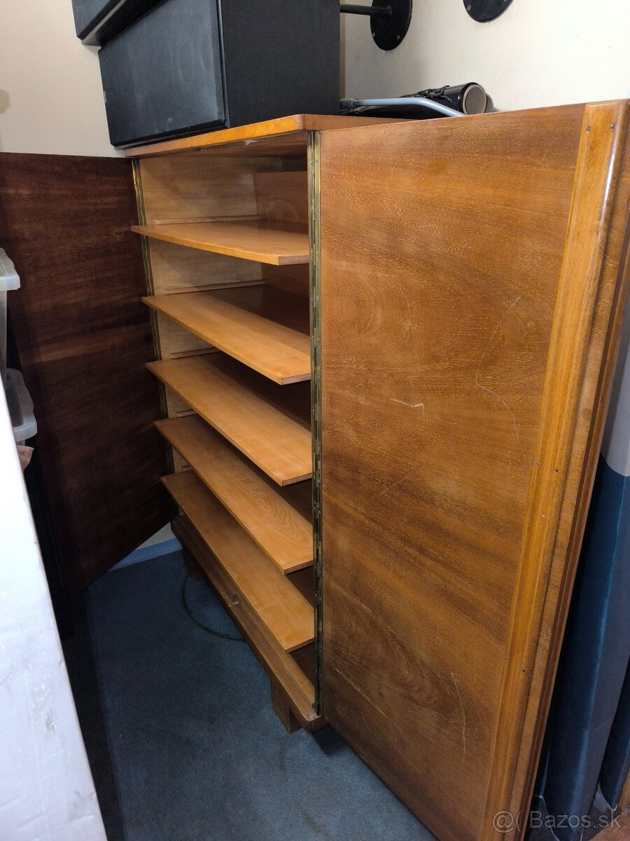 Predam starsiu skriňu - 3