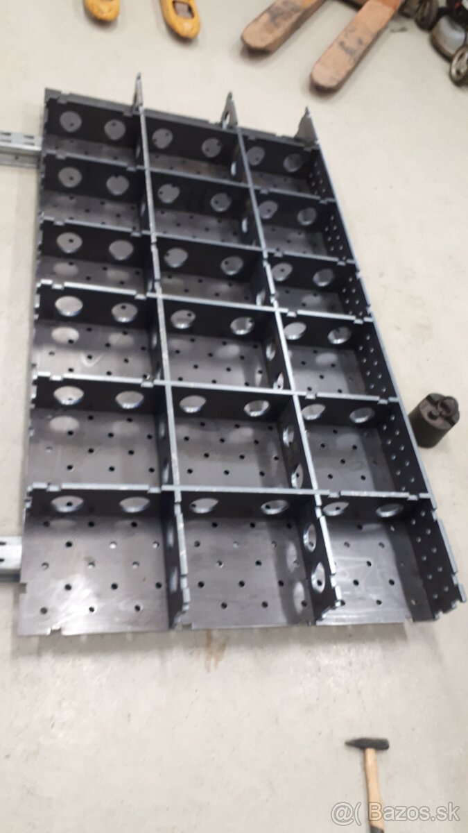 Zvárací stôl, vela rozmerov, hr. 12mm - diery 16mm - 3