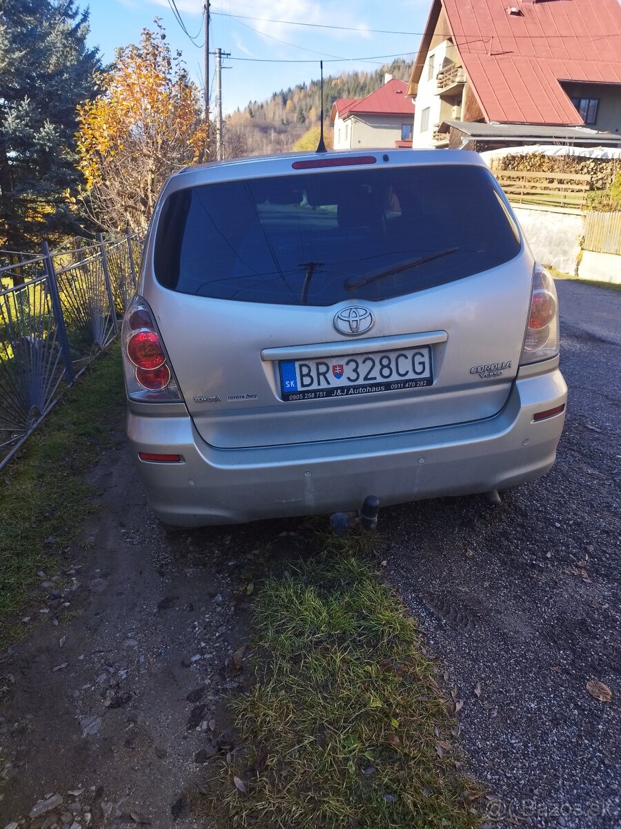 Toyota Corolla Verso - 3