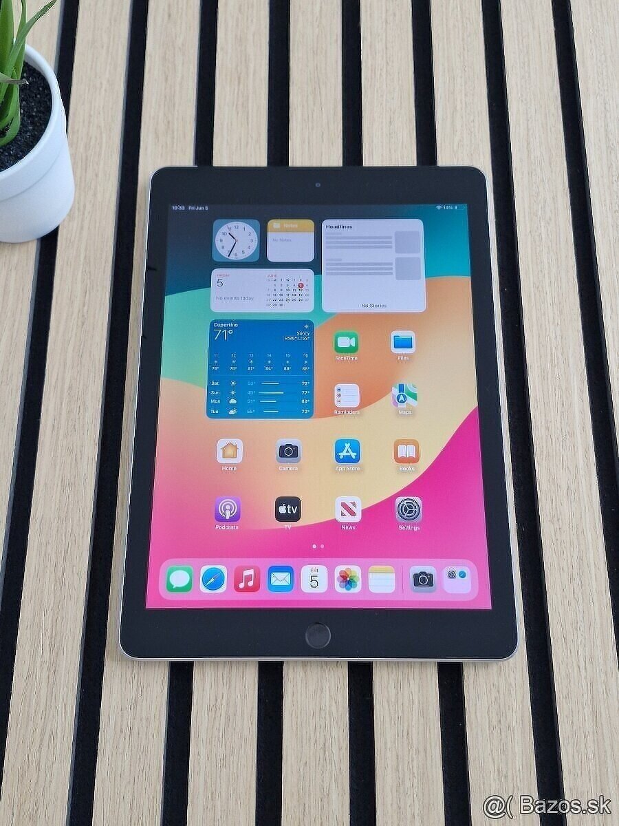 Apple iPad 2018 (6th gen) 32GB Cellular Šedý - 3