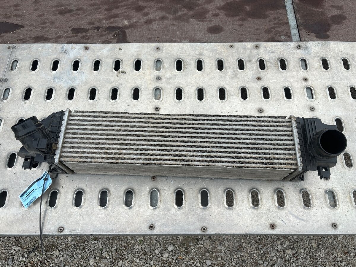 Predám intercooler BMW 7617598 - 3