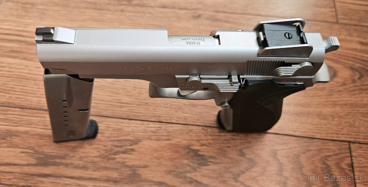 SMITH & WESSON 5906 - 3