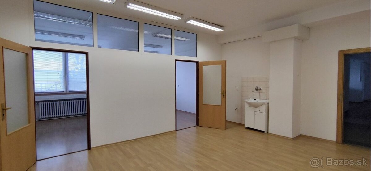 Priemyselná hala, Dubnica nad Váhom - 3