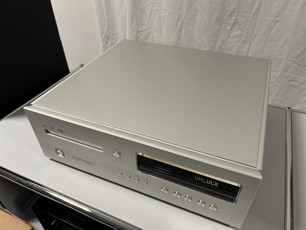 Luxman D-10X SACD/CD Přehrávače - 3