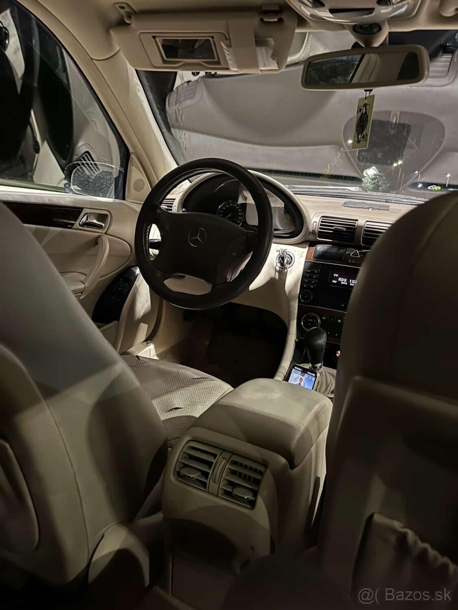 Mercedes Benz C220 - 3