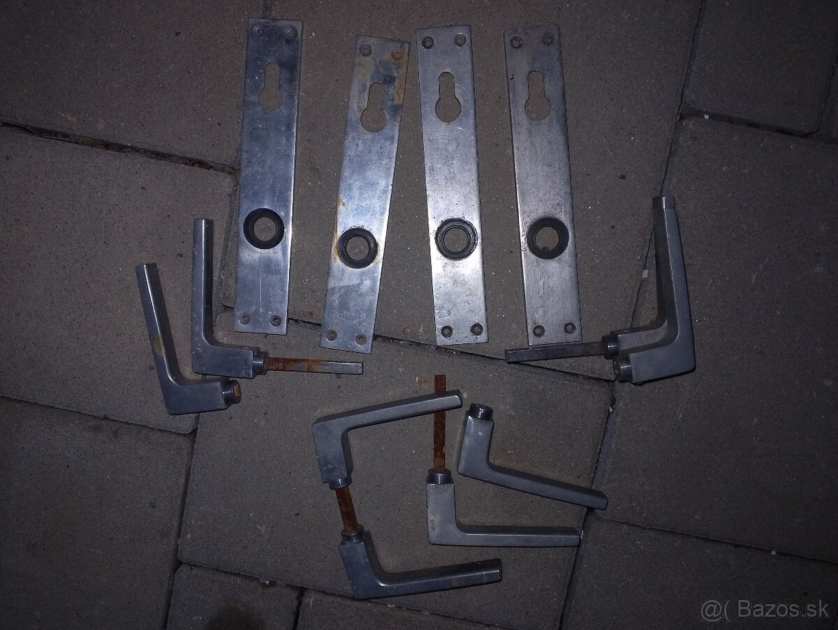 Hliníkové kľučky so štítmi - 3