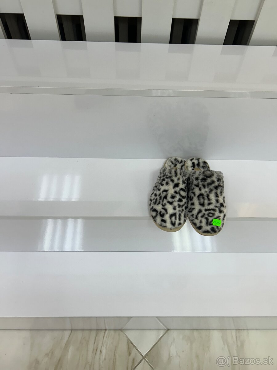 Display skrinka na topánky alebo iný tovar - 3