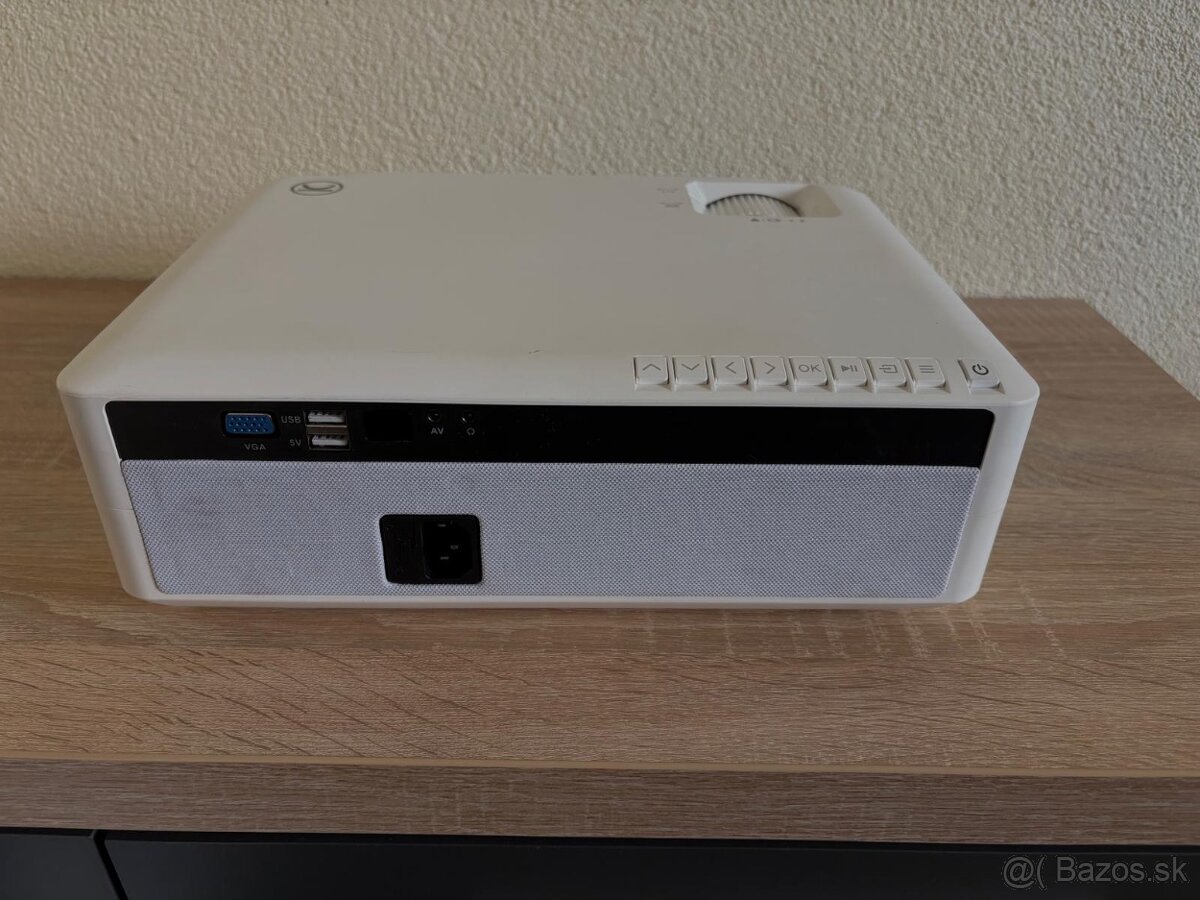 Projektor Vankyo - 3