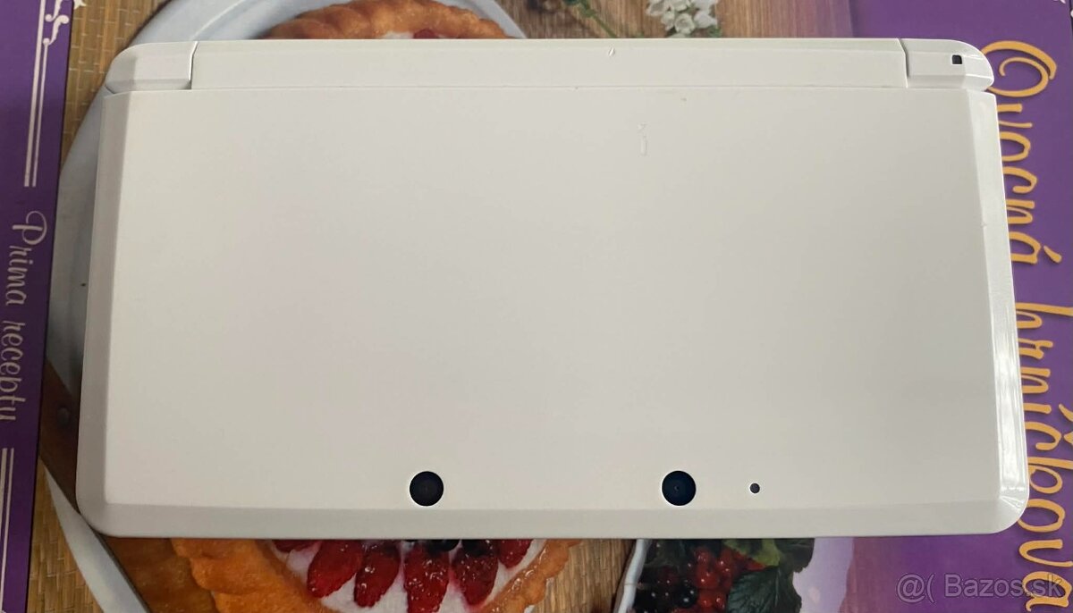 Nintendo 3DS White + 64GB SD karta - 3