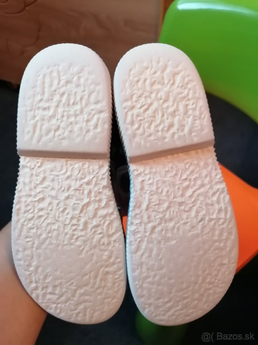 Papucky v 28 - 3