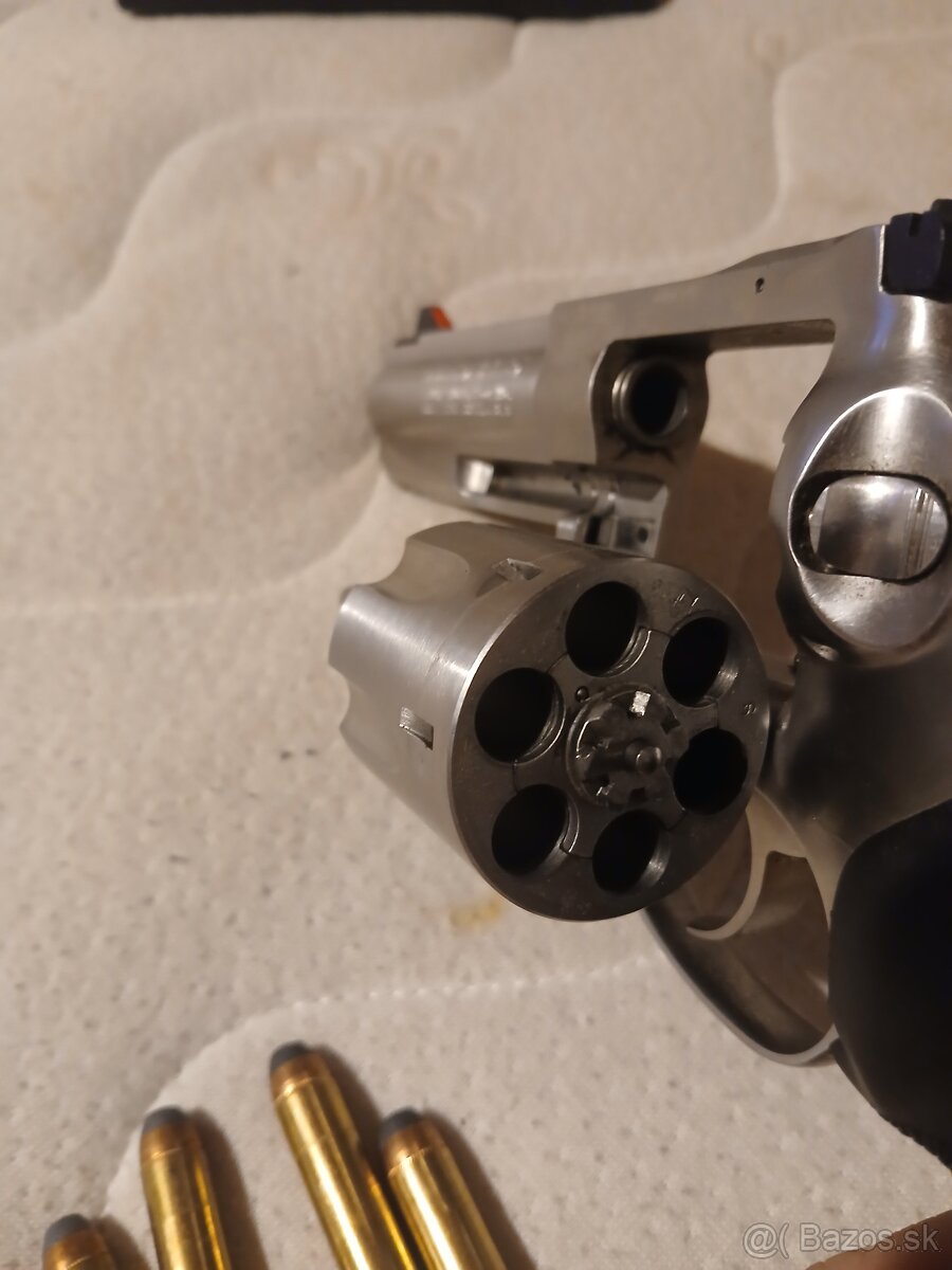 Ruger GP100 - 3